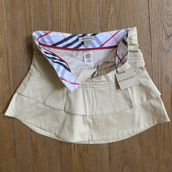 Burberry Girls Tiered Beige Mini Skirt New with Tags Size 6 / 116cm - Picture 6 of 7